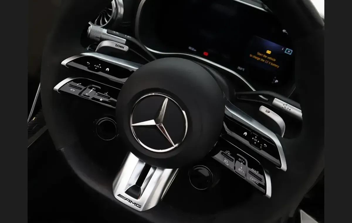 Used Mercedes SL63 AMG Premium Plus 576 HP (423 kW) 2024 Black Cabriolet
