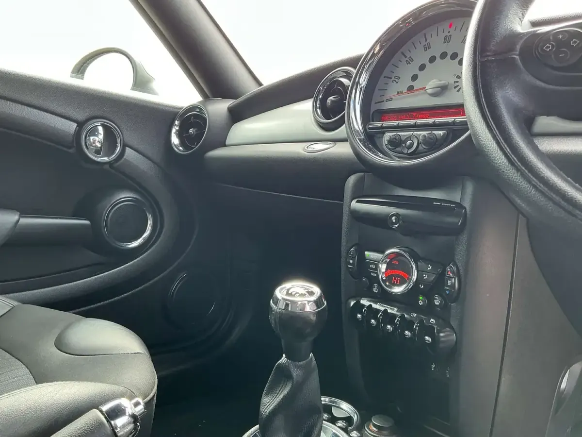 Used Mini Cooper Coupé 2011 Silver Coupe