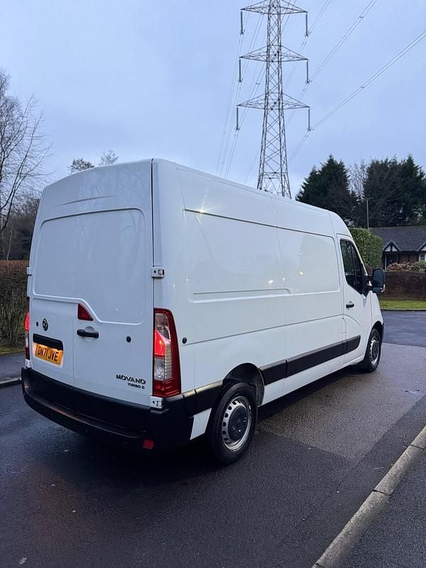 Used Vauxhall Movano 135 HP (99 kW) 2021 White MPV
