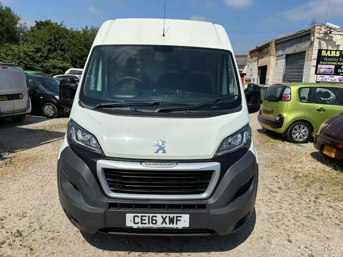 Used Peugeot Boxer 130 HP (95 kW) 2016 White Van