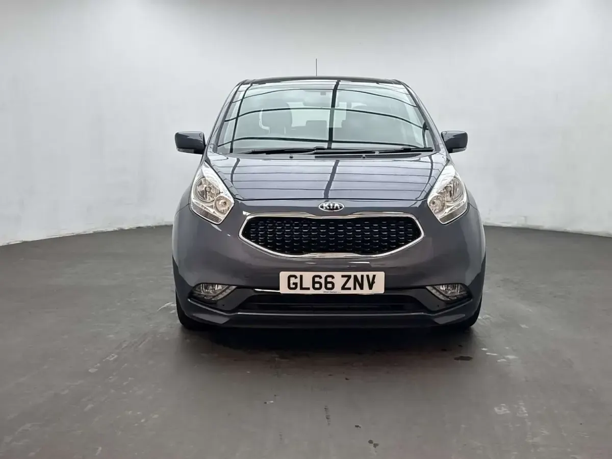 Used Kia Venga 125 HP (91 kW) 2016 Blue Hatchback