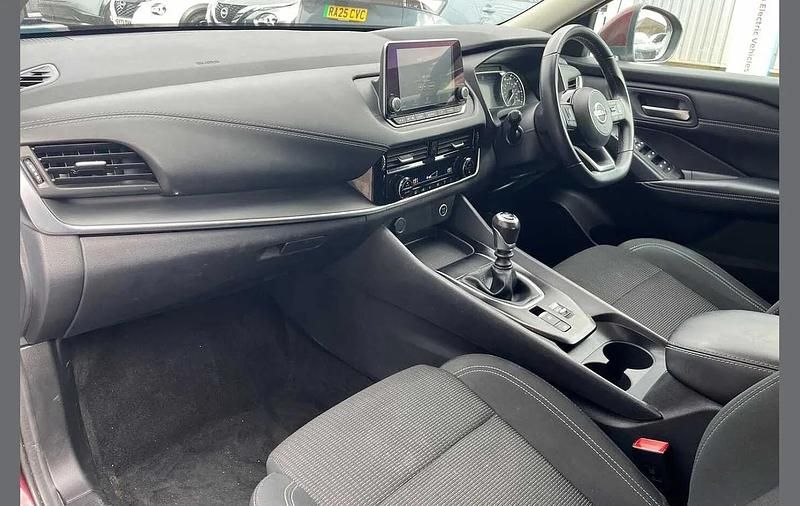 Used Nissan Qashqai Acenta Premium 138 HP (101 kW) 2022 Red SUV