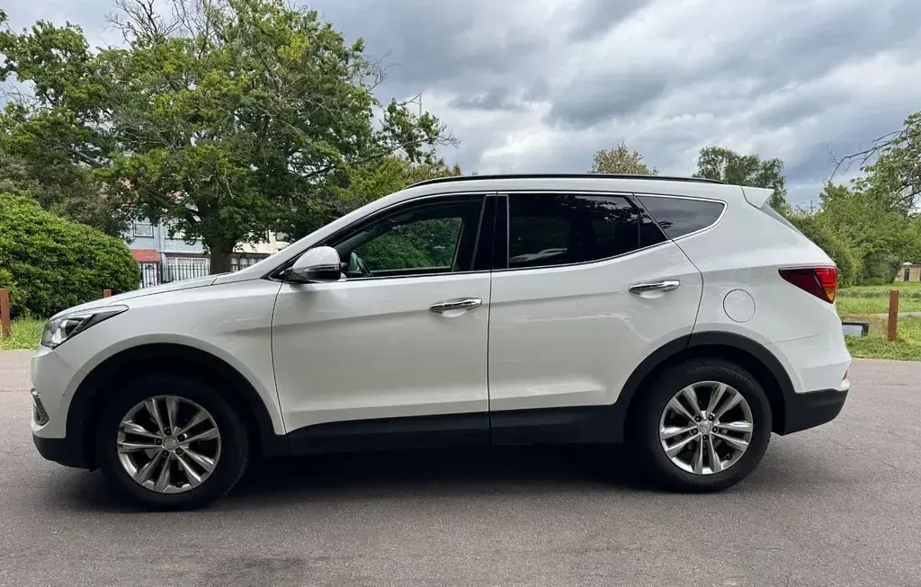 Used Hyundai Santa Fe Premium 200 HP (147 kW) 2016 White SUV