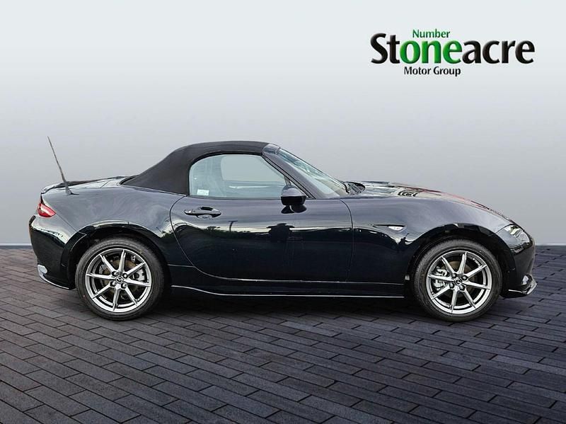 Begagnad Mazda MX5 Exclusive-Line 132 HK (97 kW) 2025 Svart Cab
