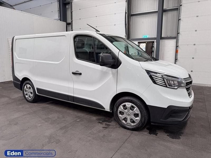 White Used 2022 Renault Trafic Business Van | £12,780 (Good price) - Image 1/4