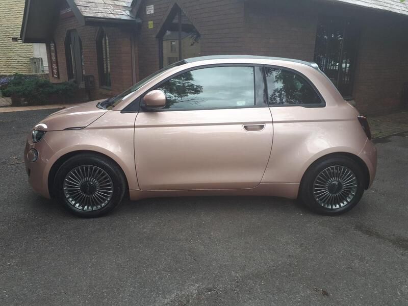 Yellow Used 2022 Fiat 500e Icon | £12,995 (Fair price) - Image 1/4