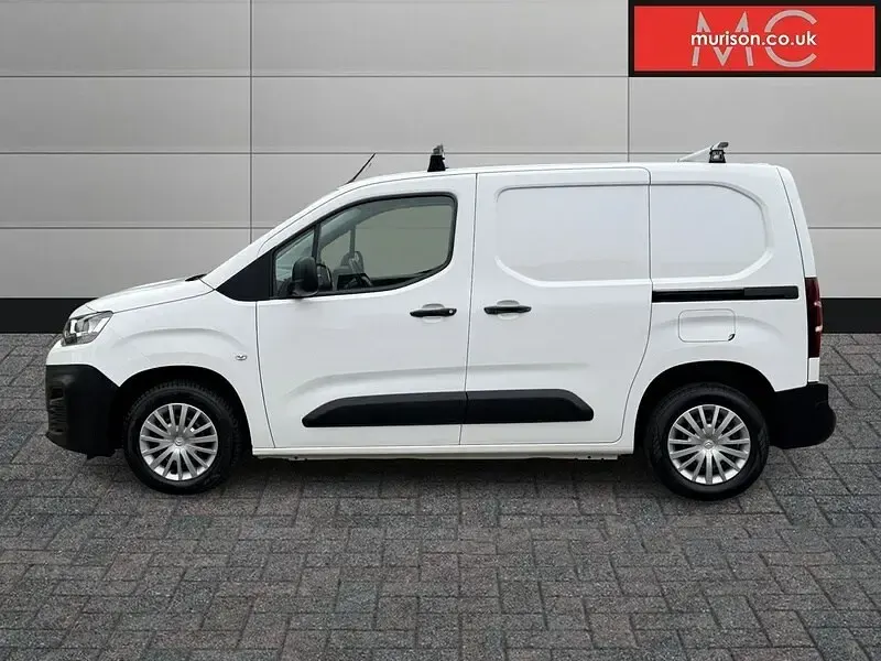 Used Citroën Berlingo 75 HP (55 kW) 2020 White MPV
