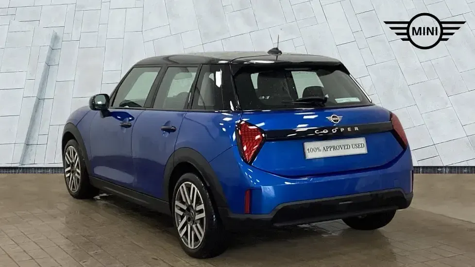Used Mini Cooper Hatch 113 kW (154 HP) 2025 Blue Hatchback