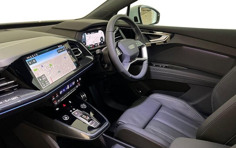 New Audi Q4 e-tron S-Line 150 kW (204 HP) 2026 SUV