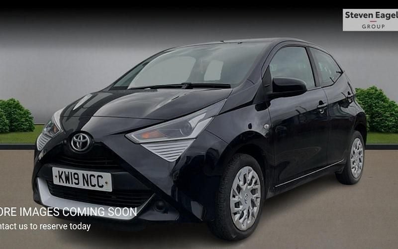 Used Toyota Aygo X-play 72 HP (52 kW) 2020 Hatchback