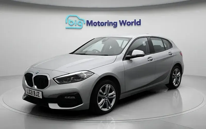 Used BMW 116 Sport Line 116 HP (85 kW) 2021 Silver Hatchback