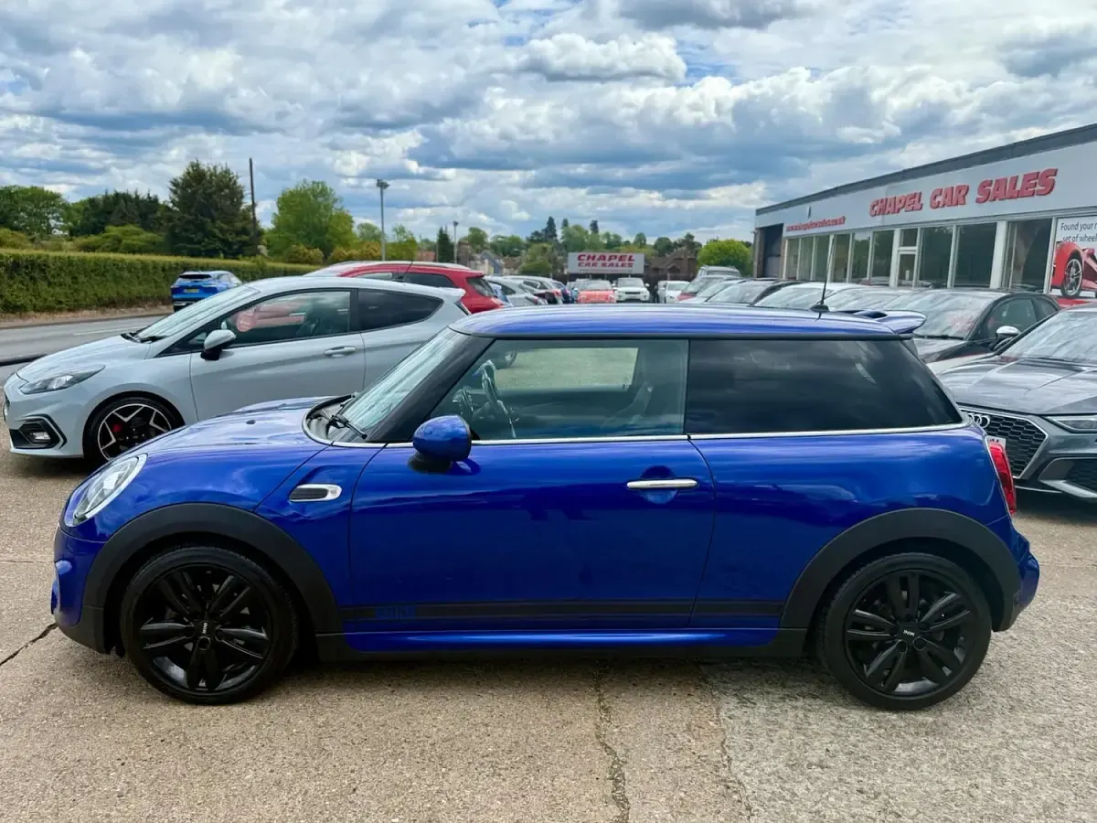 Used Mini ONE Hatch 100 HP (73 kW) 2018 Blue Hatchback