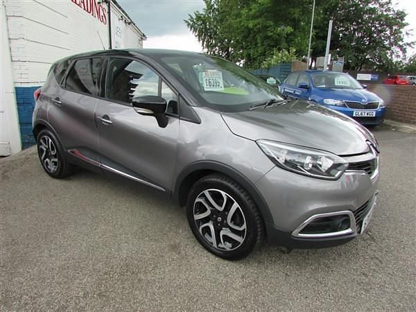 Grey Used 2015 Renault Captur Dynamique SUV | £6,395 (Expensive) - Image 1/4