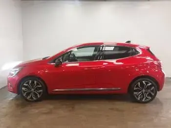 Used Renault Clio Techno 90 HP (66 kW) 2023 Red Hatchback