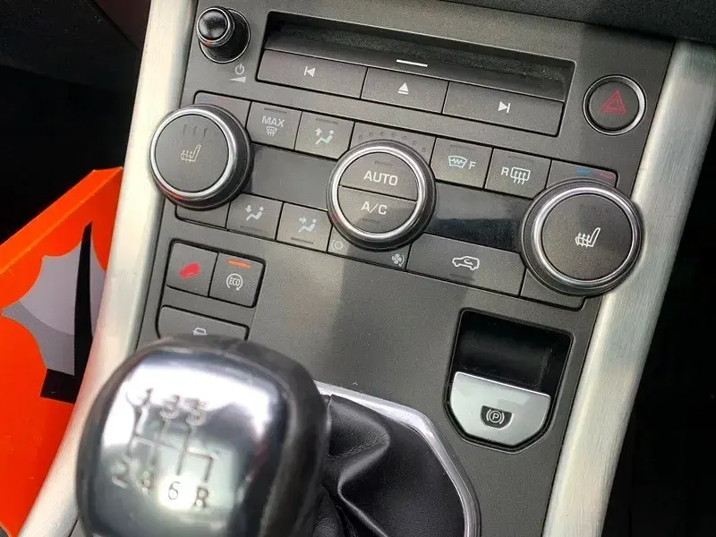 Second-hand Land Rover Discovery Sport HSE 180 CP (132 kW) 2016 Roșu SUV