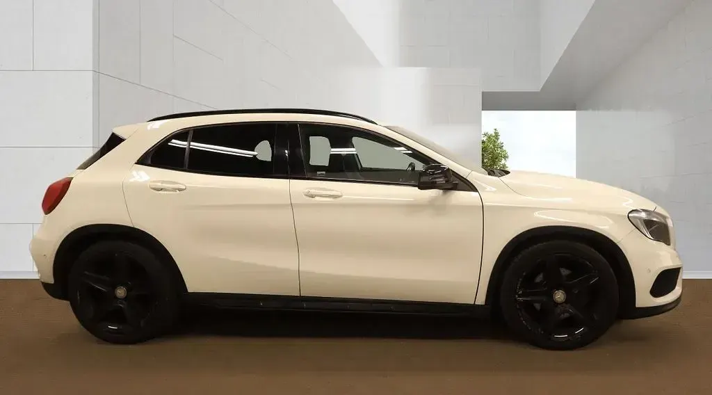 Used Mercedes GLA220 AMG line 170 HP (125 kW) 2014 White SUV
