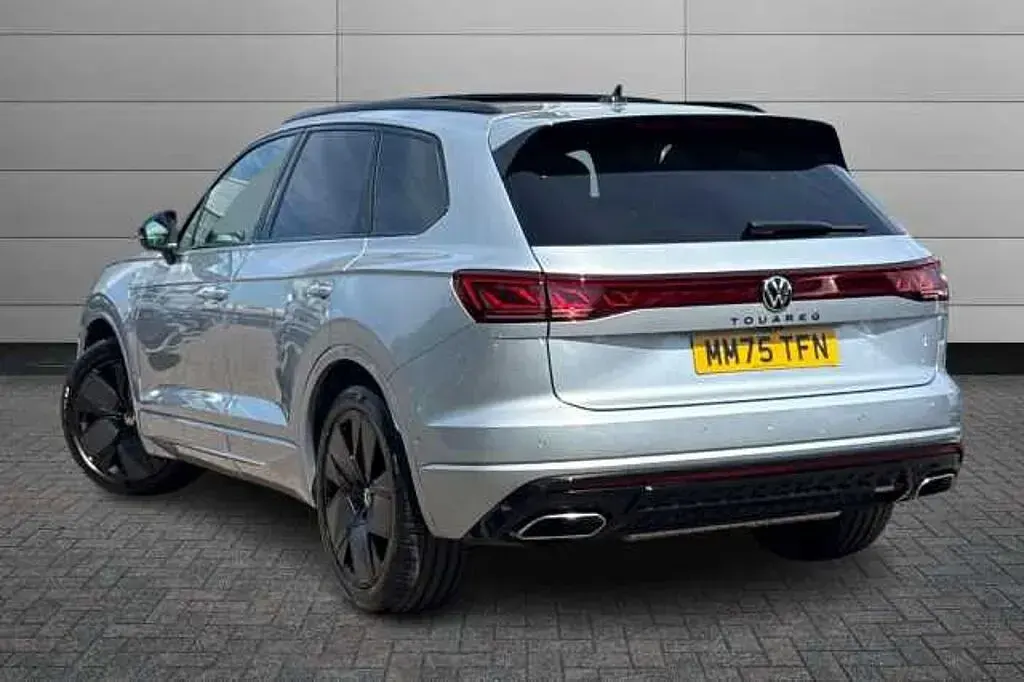 Usado VW Touareg Black Edition 286 HP (210 kW) 2025 Prateado SUV