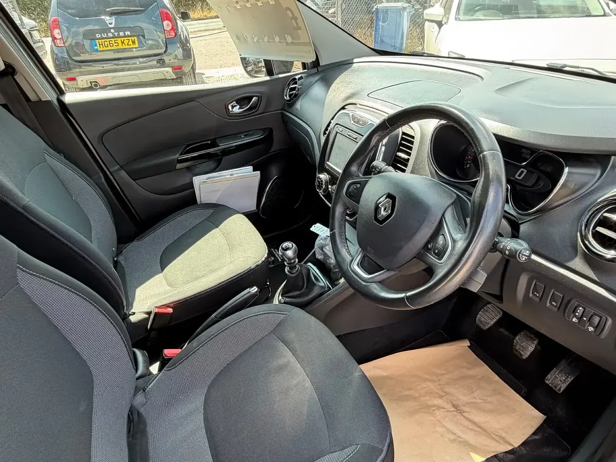 Used Renault Captur Dynamique 2016 Grey/black SUV