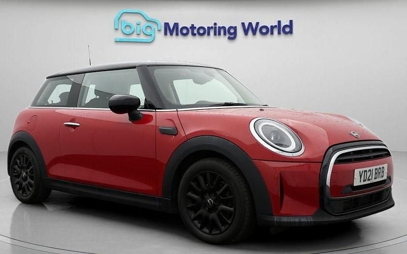 Used Mini Cooper Classic 136 HP (100 kW) 2021 Red Hatchback