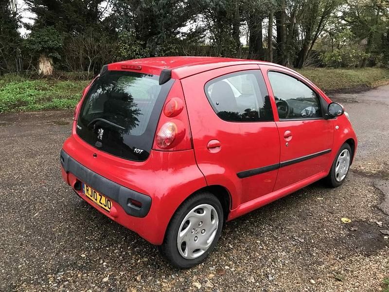 Second-hand Peugeot 107 68 CP (50 kW) 2010 Roșu Hatchback