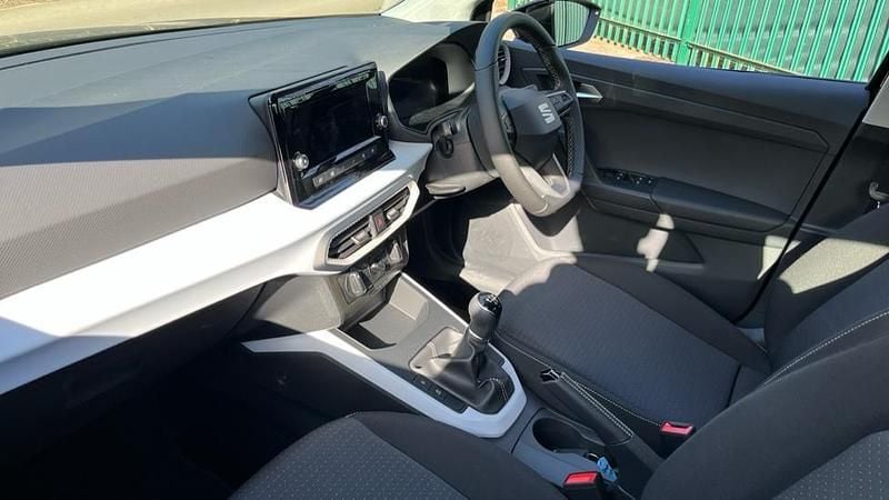 New Seat Arona SE 95 HP (69 kW) 2025 Black SUV