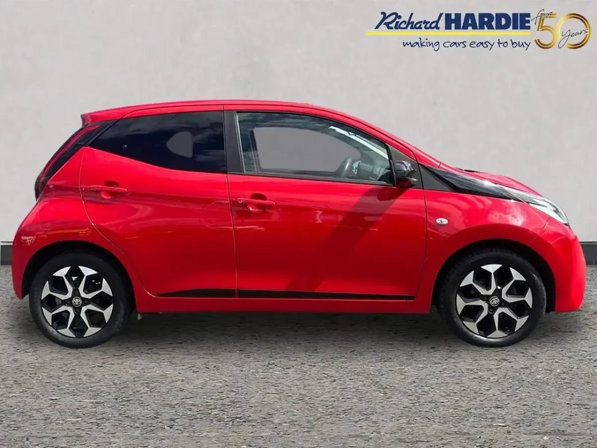 Used Toyota Aygo Trend 70 HP (51 kW) 2019 Red Hatchback