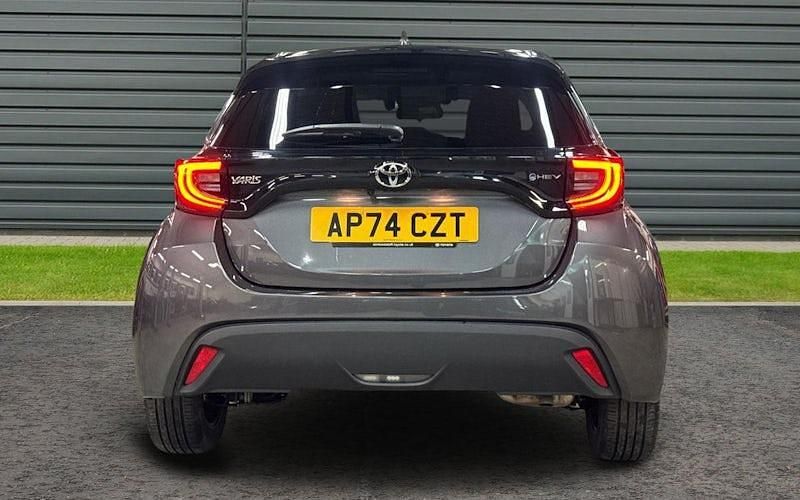 Used Toyota Yaris Hybrid Design 116 HP (85 kW) 2026 Hatchback