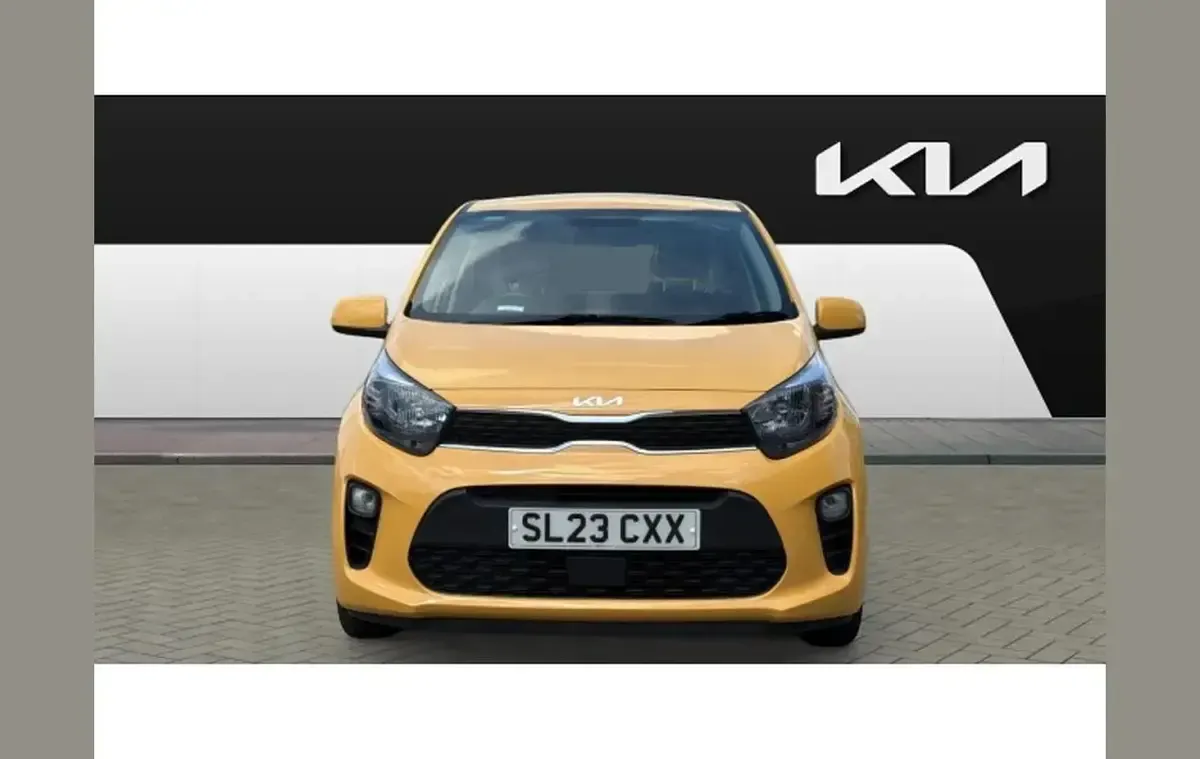Used Kia Picanto 65 HP (47 kW) 2023 Yellow Hatchback