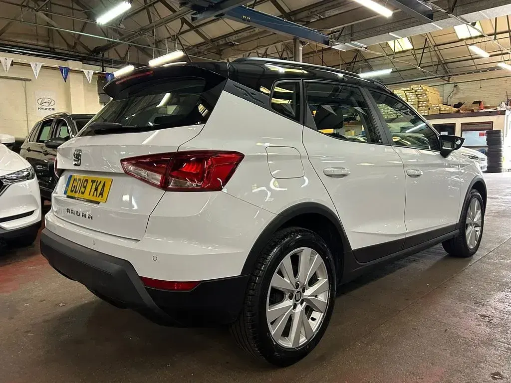 Used Seat Arona SE Technology 2019 White SUV