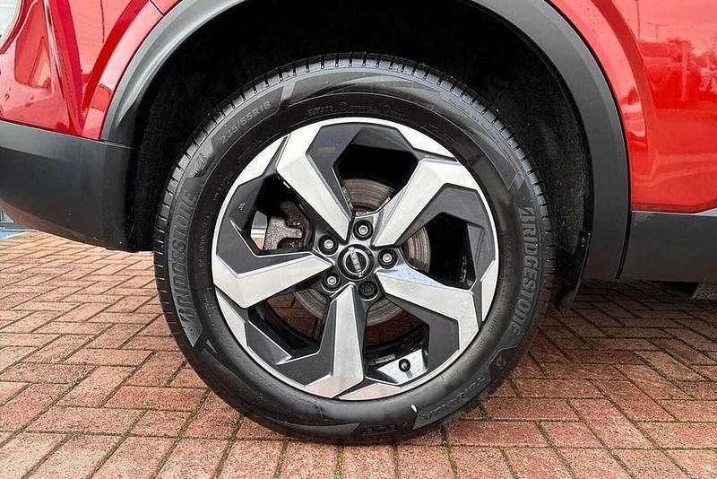 Used Nissan Qashqai N-Connecta 190 HP (139 kW) 2023 Red SUV