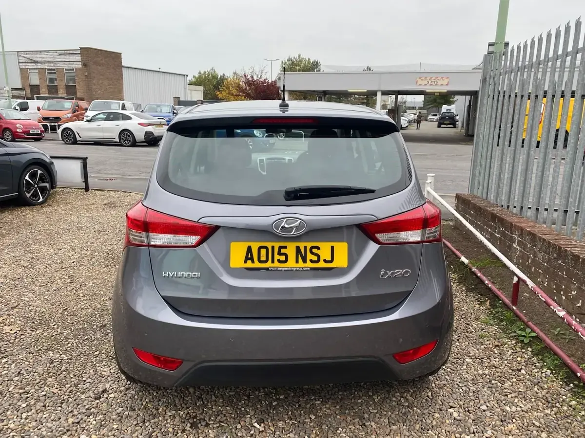 Used Hyundai ix20 Active 125 HP (91 kW) 2015 Grey Hatchback