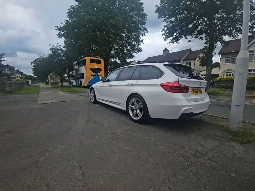 Used BMW 318 M Sport 2019 White Estate