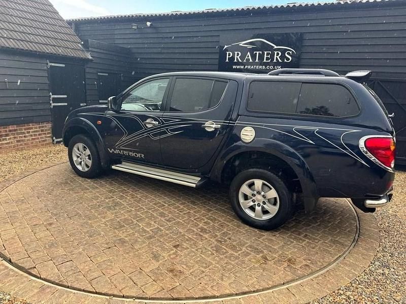 Usado Mitsubishi L200 Warrior 134 HP (98 kW) 2010 Azul Pickup