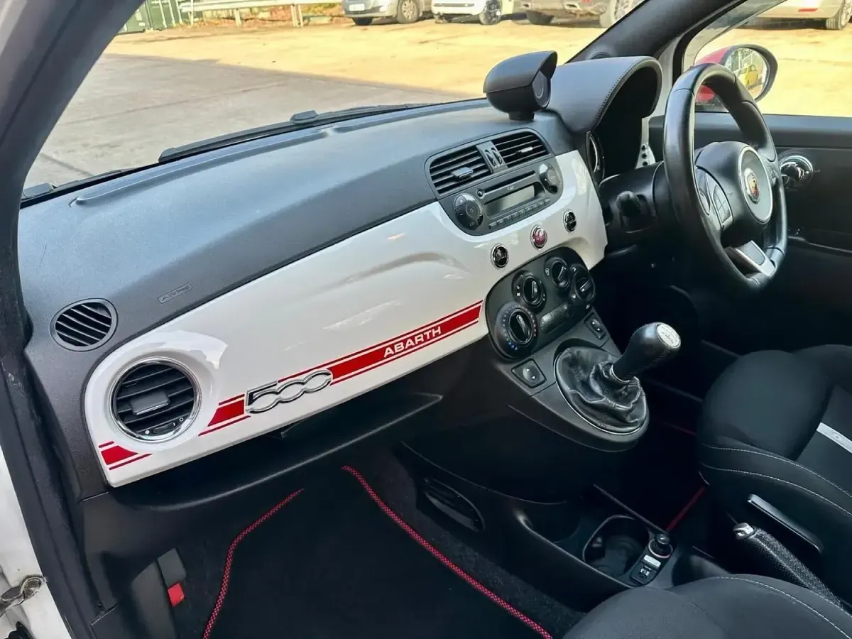 Usado Abarth 595 140 CV (102 kW) 2015 Blanco Utilitario