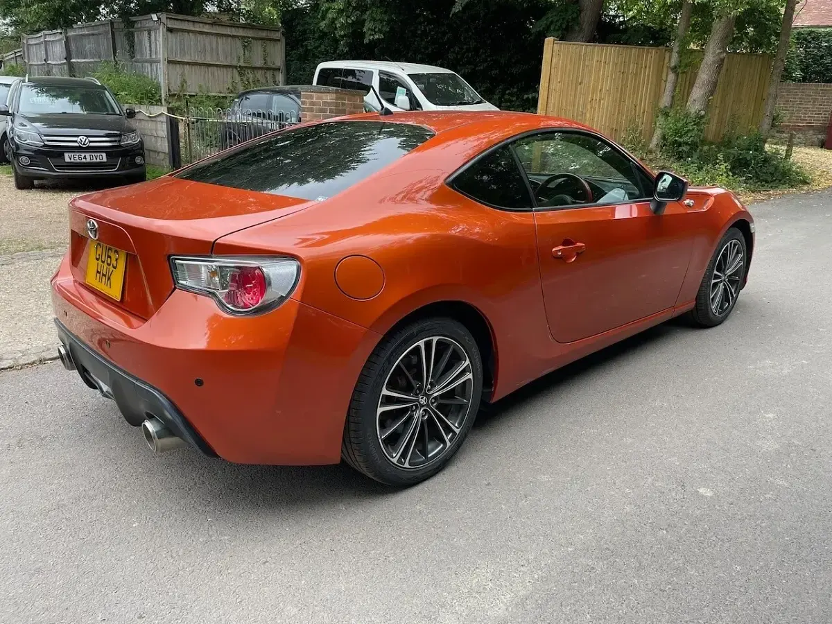 Used Toyota GT86 GT 200 HP (147 kW) 2014 Orange Coupe