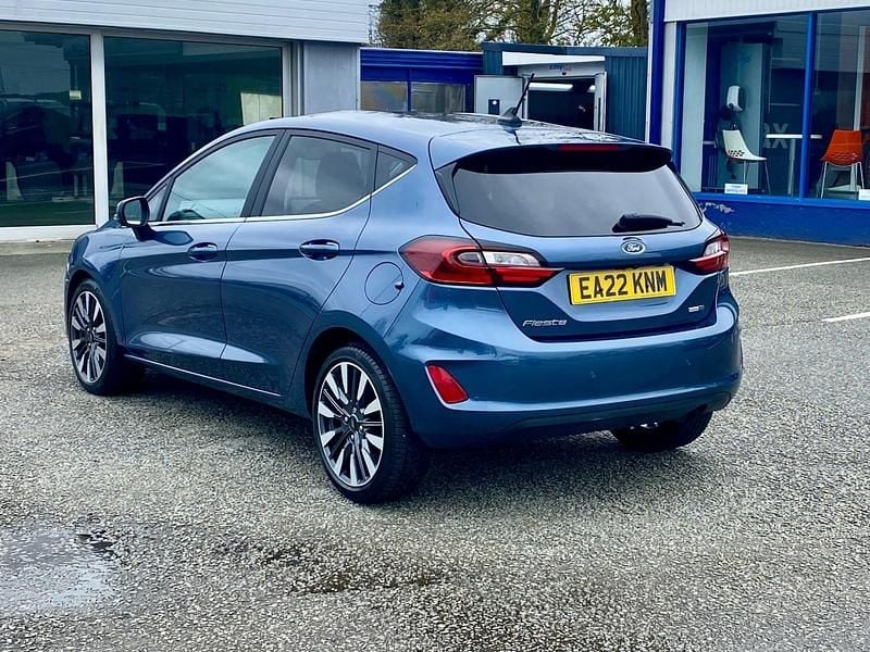 Używany Ford Fiesta Titanium 125 KM (91 kW) 2022 Niebieski Hatchback