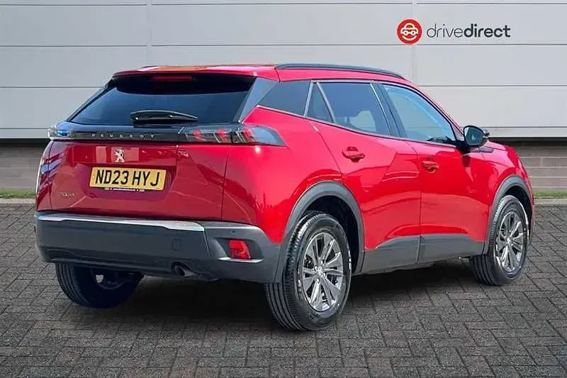 Used Peugeot 2008 Active+ 100 HP (73 kW) 2023 Red SUV