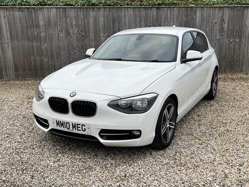 Used BMW 116 Sport Line 2013 White Hatchback
