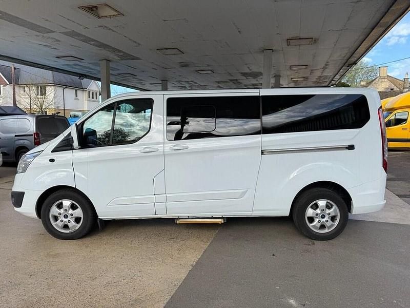 Used Ford Tourneo Titanium 130 HP (95 kW) 2018 White MPV