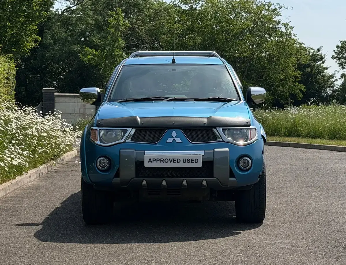 Used Mitsubishi L200 165 HP (121 kW) 2009 Blue Pickup