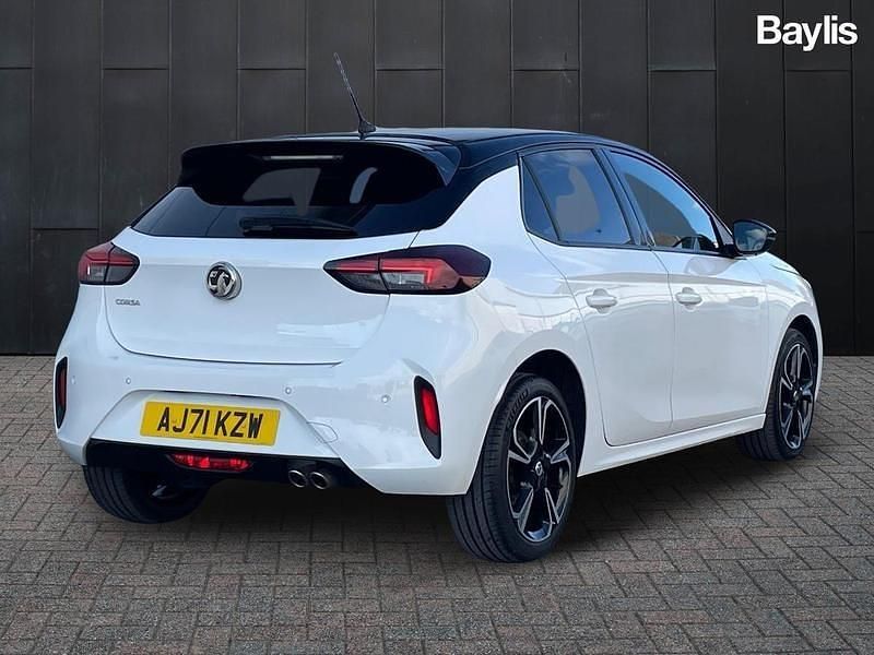 Used Vauxhall Corsa Edition 130 HP (95 kW) 2021 White Hatchback