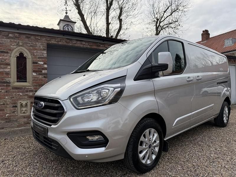 Used Ford Transit Custom Limited 130 HP (95 kW) 2021 Silver Van