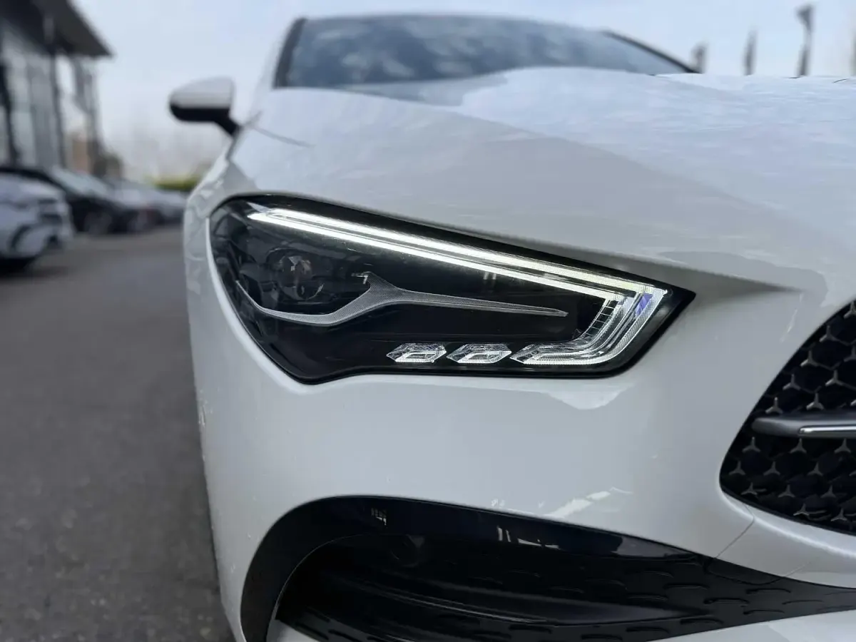 Usado Mercedes CLA180 Executive 136 HP (100 kW) 2024 Branco Sedan