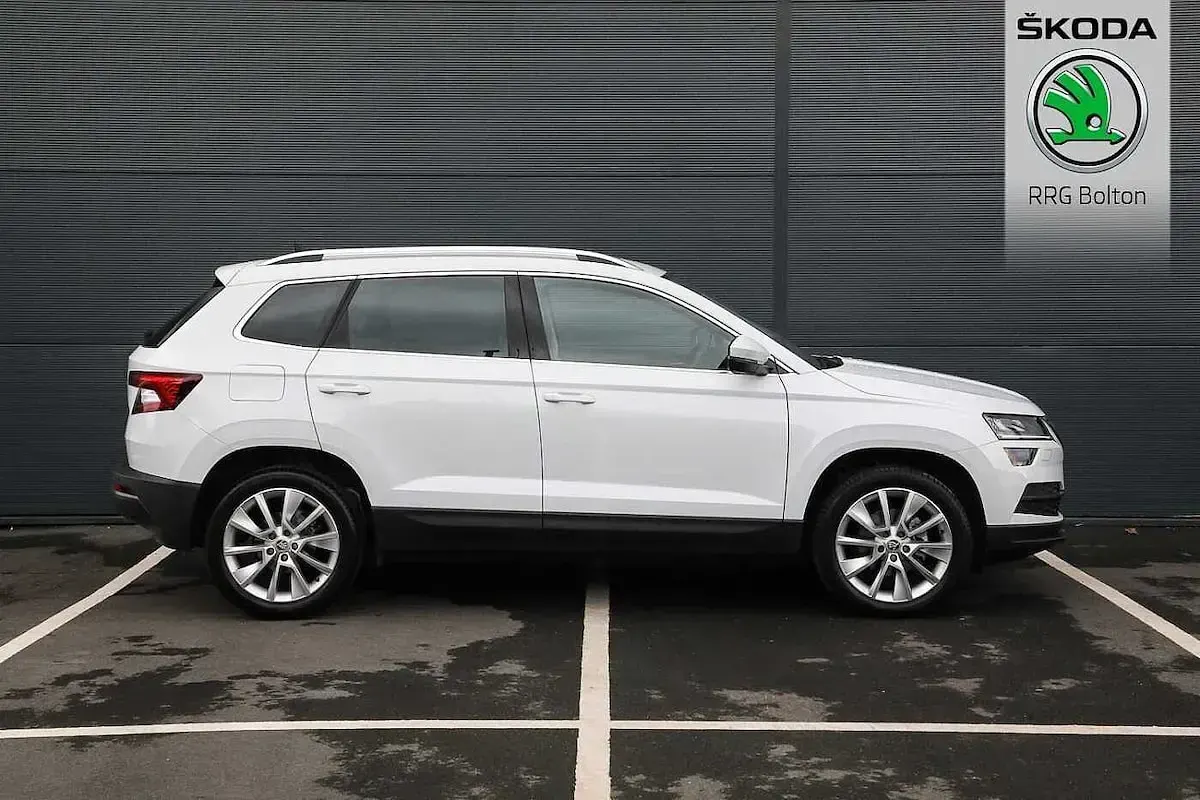 Used Skoda Karoq SE L 150 HP (110 kW) 2021 Moon white metallic SUV
