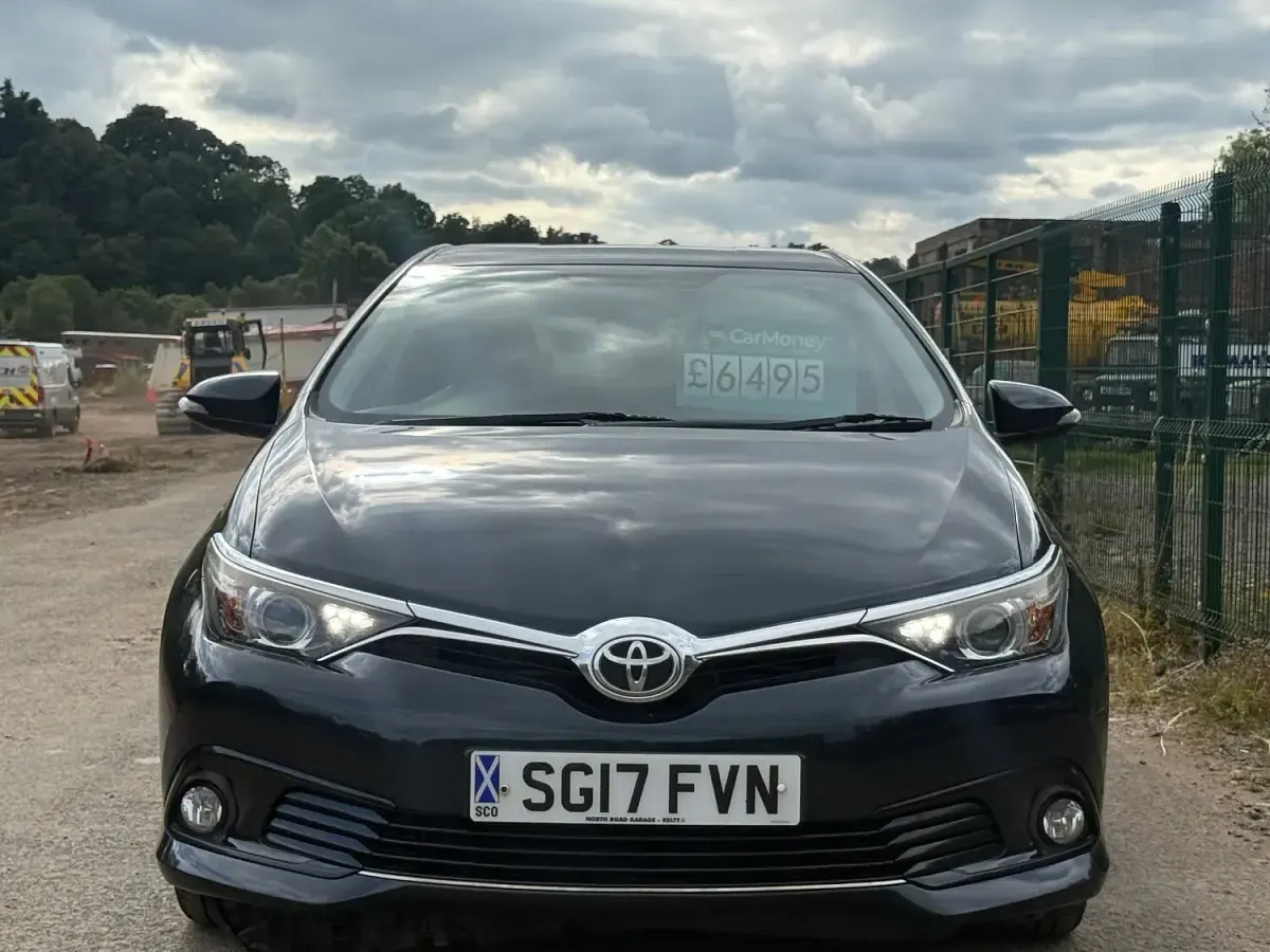 Used Toyota Auris Design 112 HP (82 kW) 2017 Grey Hatchback