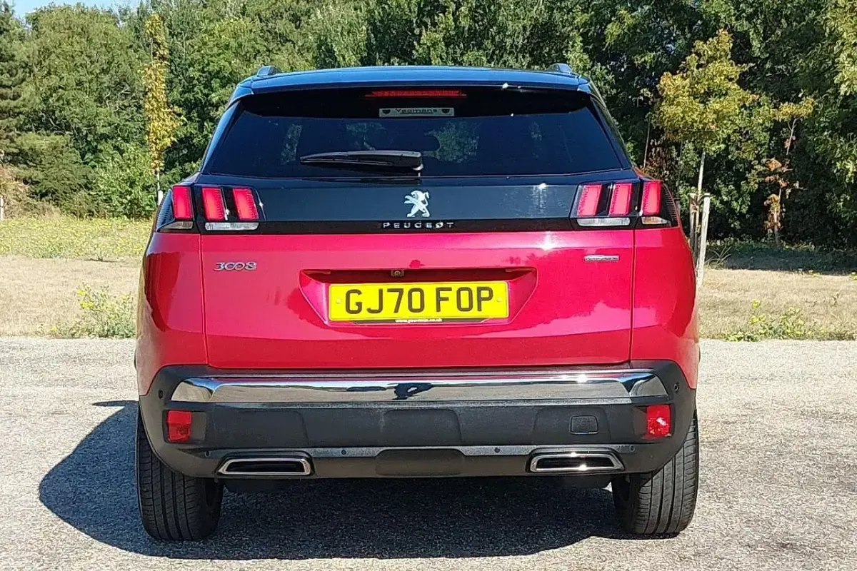 Used Peugeot 3008 Premium 129 HP (94 kW) 2020 Red SUV