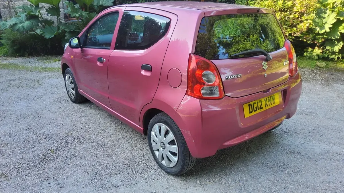 Used Suzuki Alto 68 HP (50 kW) 2012 Pink Hatchback