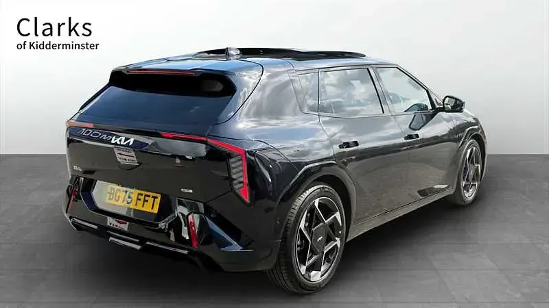 Begagnad Kia EV4 GT-Line S 147 kW (201 HK) 2025 Svart Halvkombi