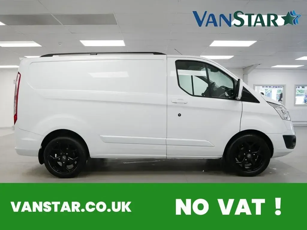 Used Ford Transit Custom Limited 130 HP (95 kW) 2017 White Van