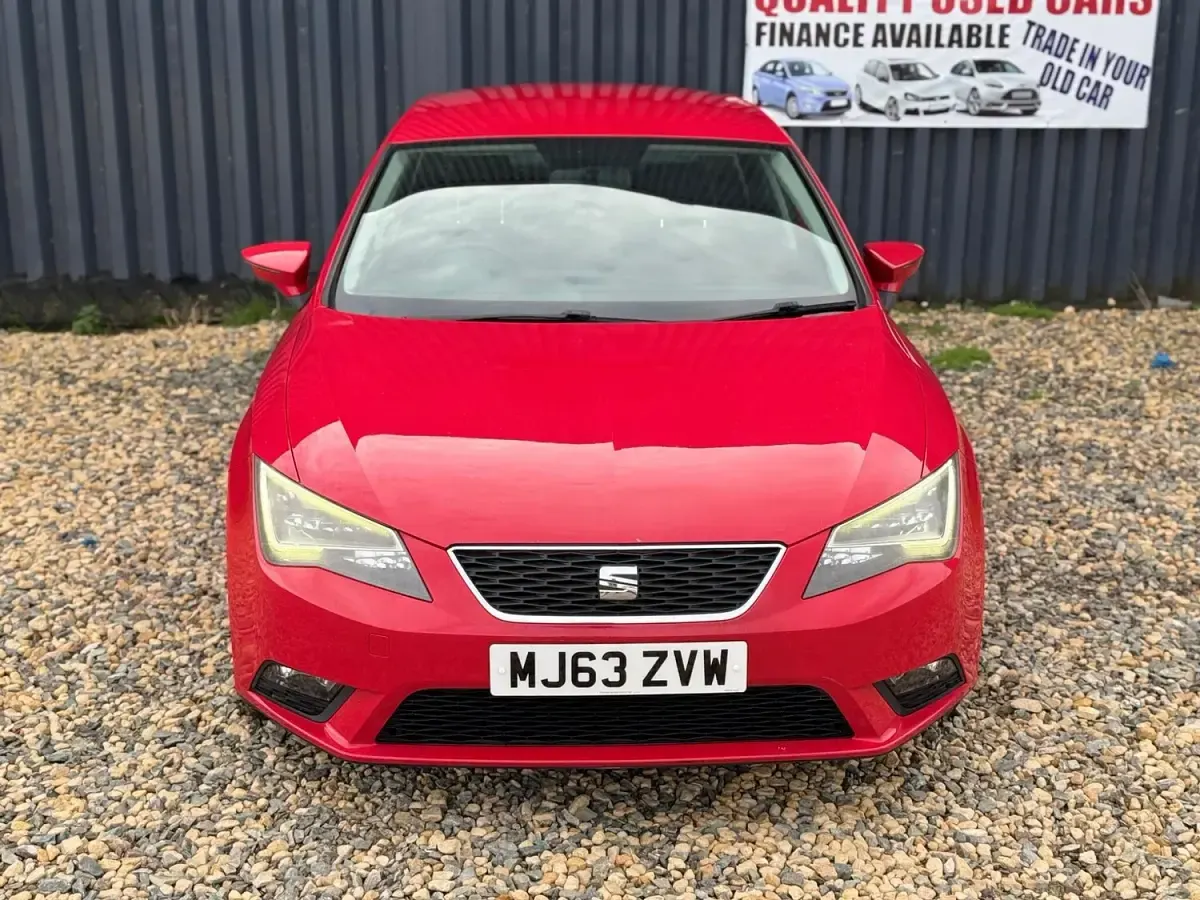 Used Seat Leon SE 105 HP (77 kW) 2013 Red Hatchback
